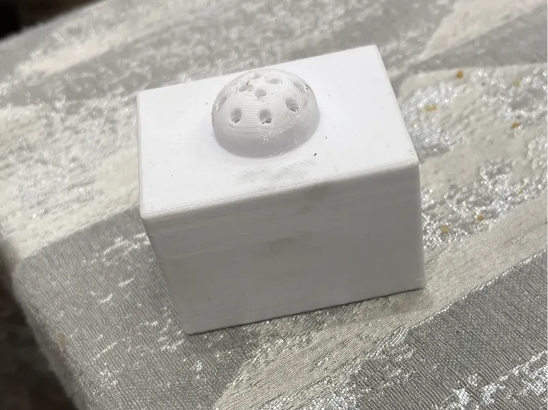 Magnetic salt shaker - Hide under table even wood!