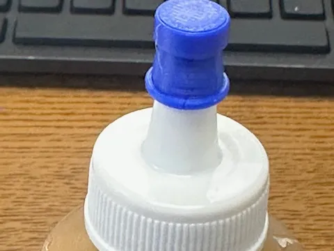 Arleene tacky glue cap