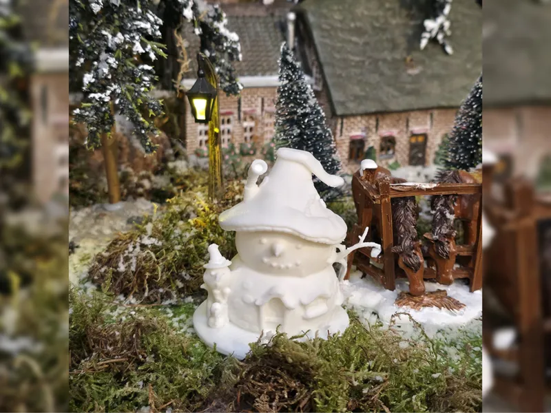 Snowman’s Winter Cottage