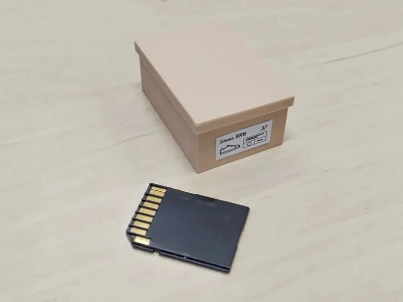 Shoebox card holder
