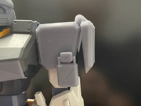 Gundam/GM Shoulder Armor with Moving plates