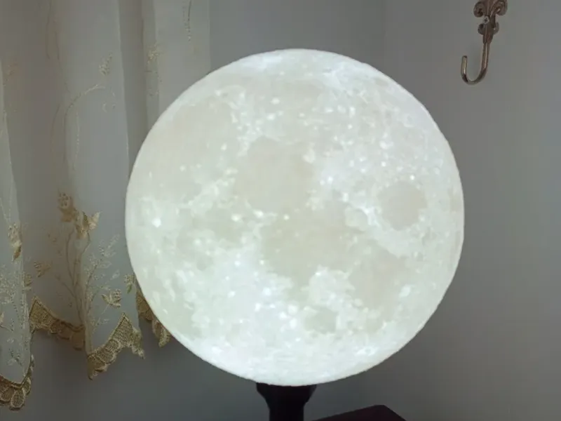 Lithophane Moon Lamp 