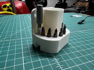 AmazonBasicsScrewdriver + bit storage