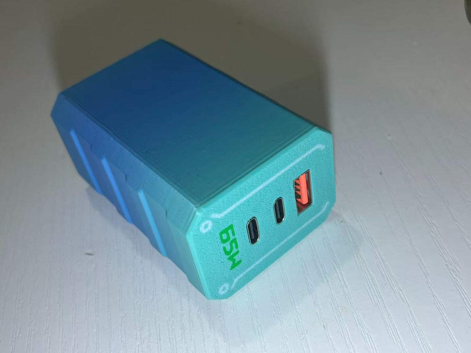 65W充电头外壳老四家的
