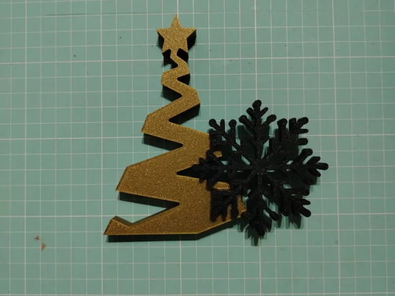 Adorno de navidad (arbolito con copo de nieve)