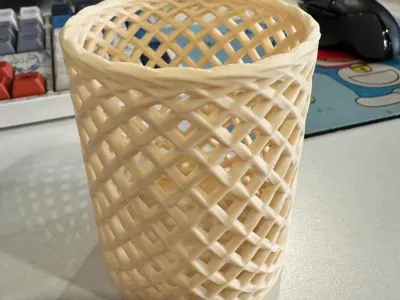 Simple Woven Pen Holder
