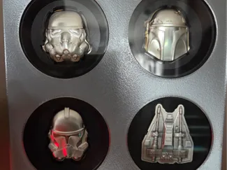 NZ mint 2oz helmet display