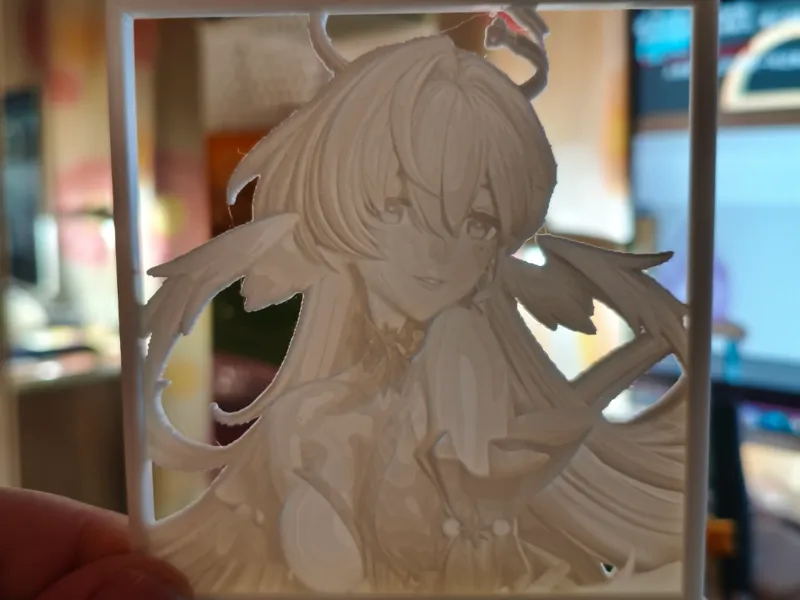 知更鸟镂空透光浮雕