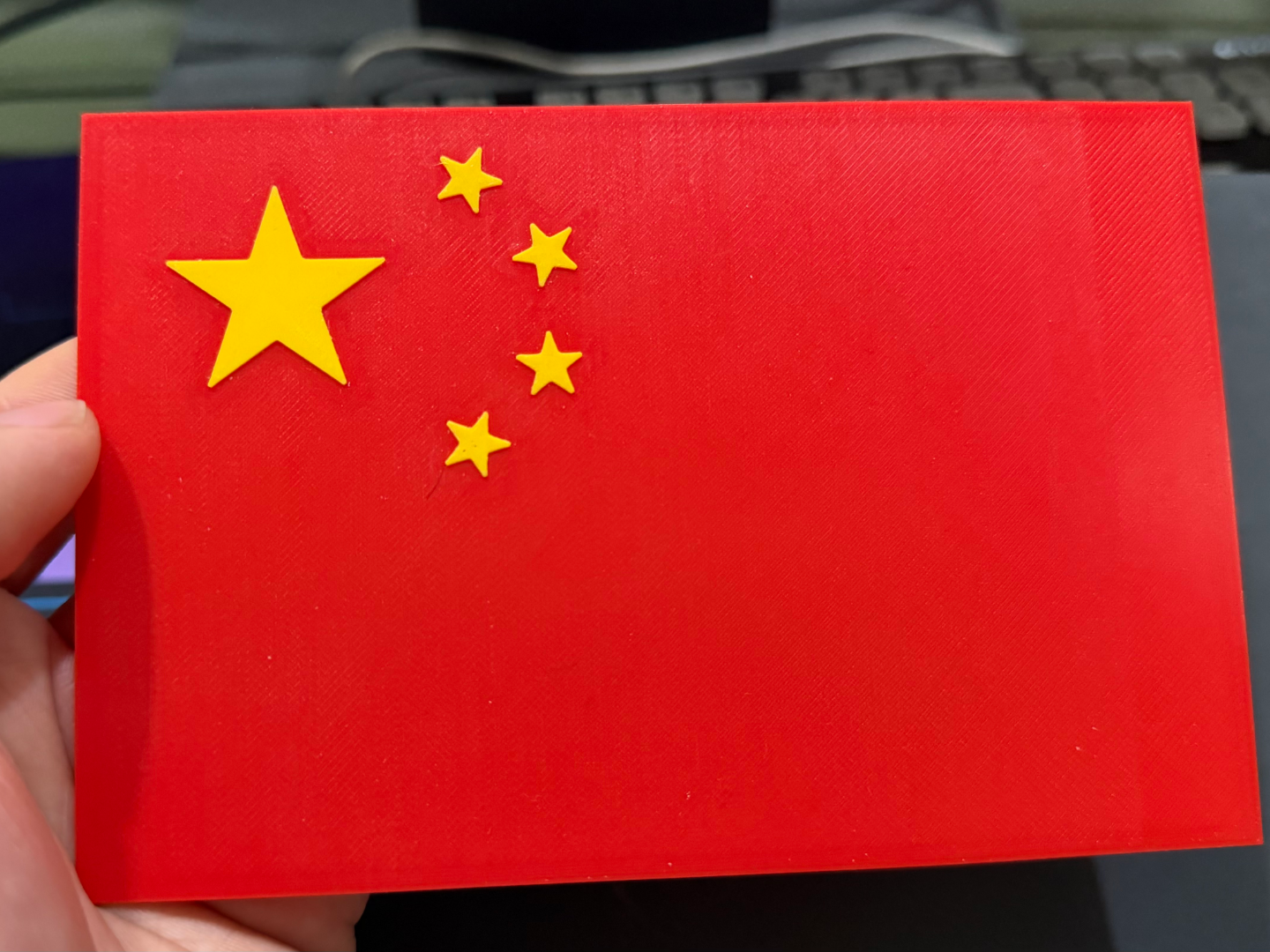 五星红旗迎风飘扬