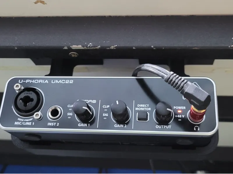 Behringer Audio Interface Desk Mount