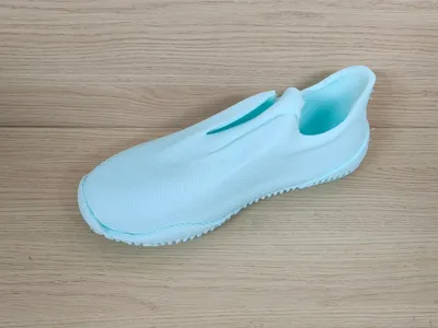 Red Clay Tennis Shoes: Waves