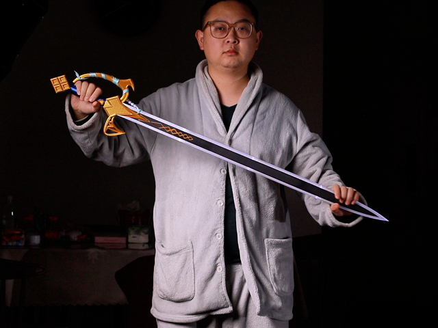 明日方舟凛御银灰剑电筒发光版