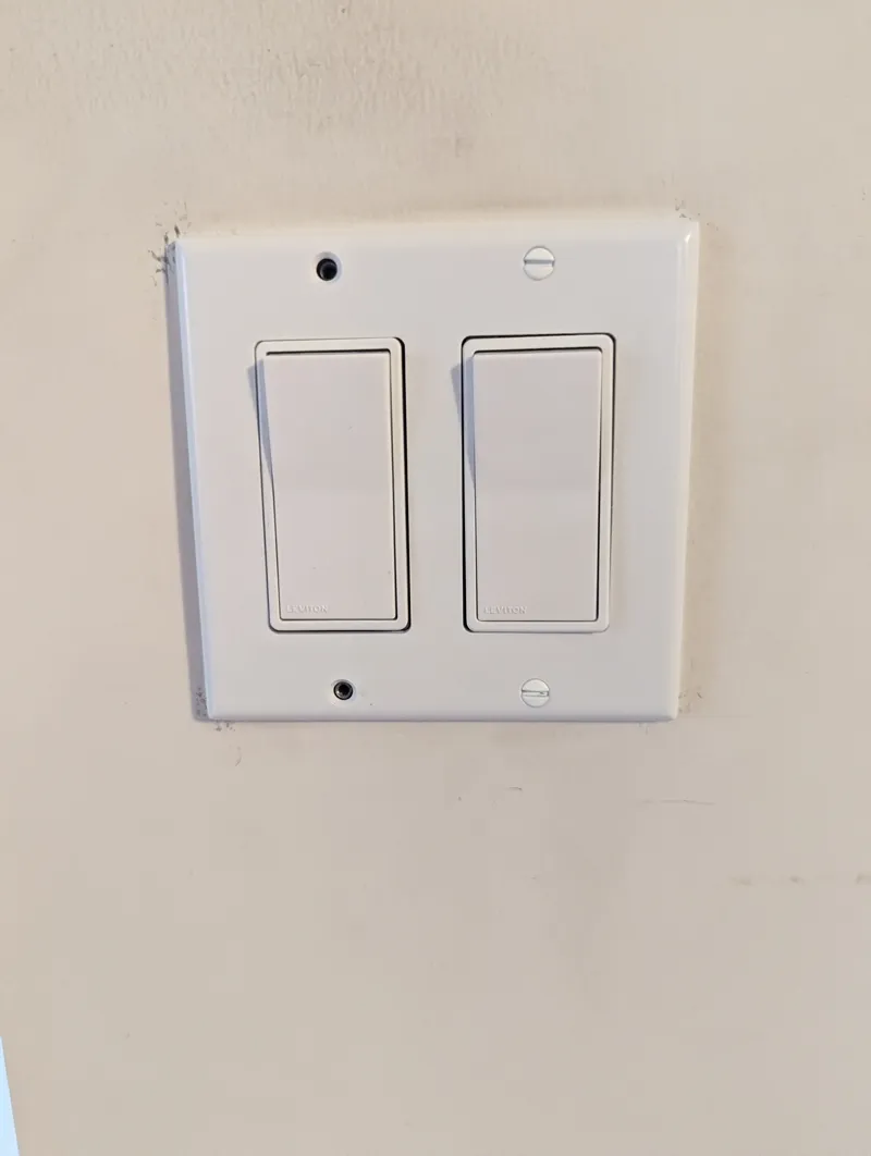 Decora Rocker/Toggle Switch Cover