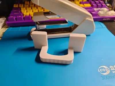 Deli 70-page stapler positioning block