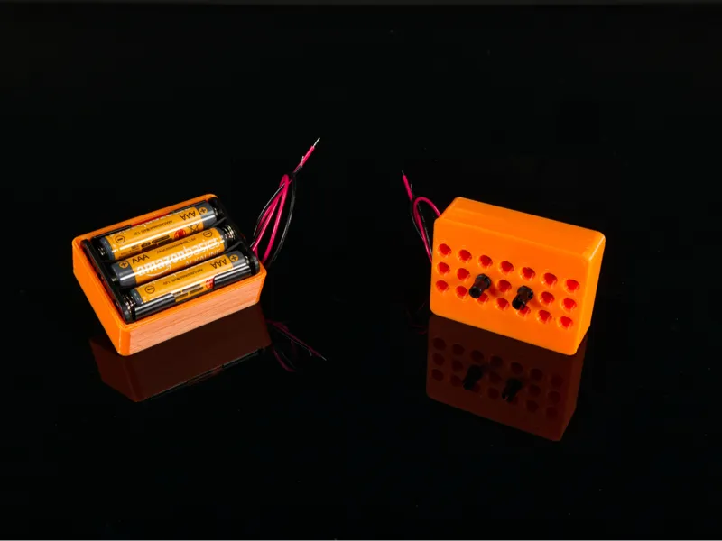3AAA Battery Holder with Holes