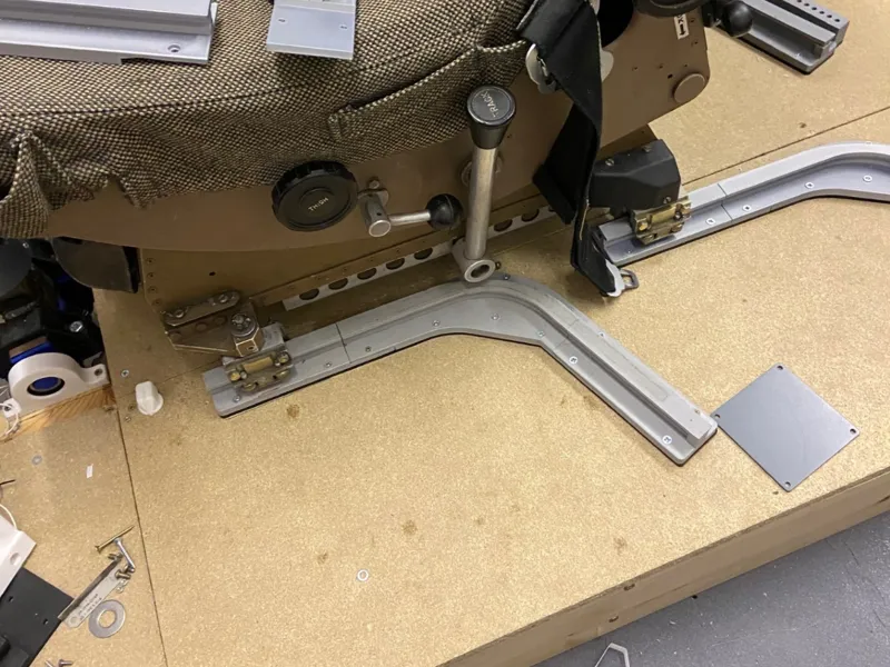 Boeing 757 J-Rail Seat Rail Ipeco Rail
