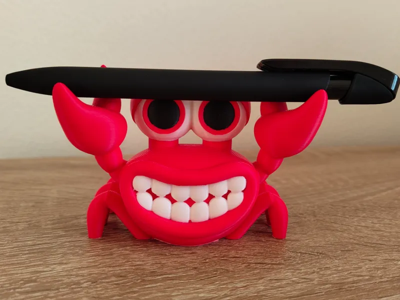 Smiling crab / pencil holder