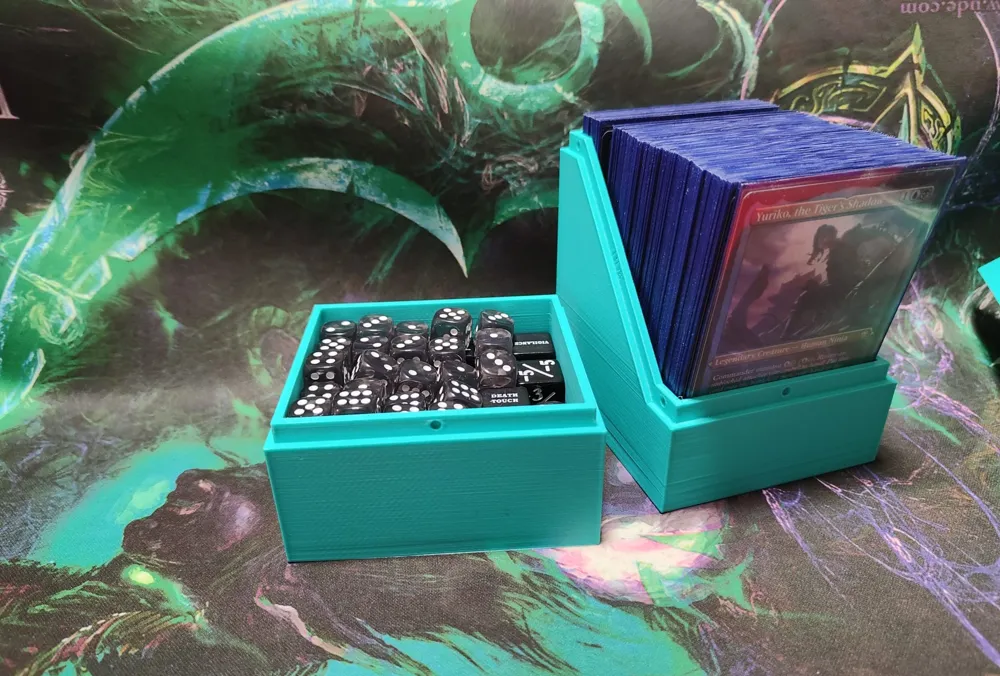 Caja Modular Adventurer Hero – Para 99 Cartas Con Doble Funda | Incluye Soporte Avatar Magnético | Resistente Y Expandible | Para MTG Commander/EDH | Negro/morado