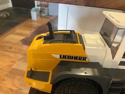 Bruder Liebherr front loader smoke stack