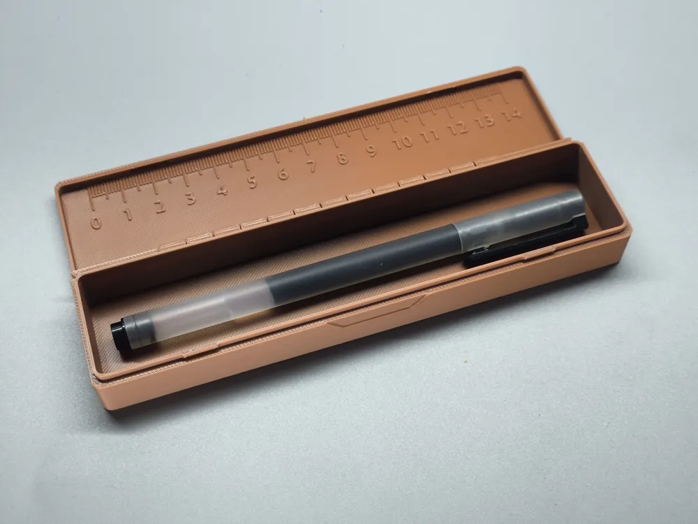 Small pencil case with a built-in ruler (Print in Place, no supports ...