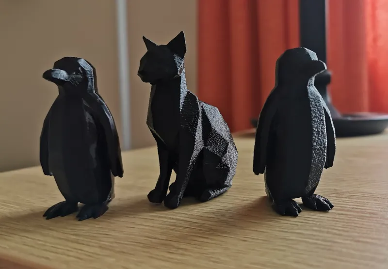 Penguin & Cat – Geometric 3D Models (AI) low poly
