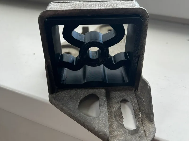 Clio 2 Exhaust Rubber Mount v1