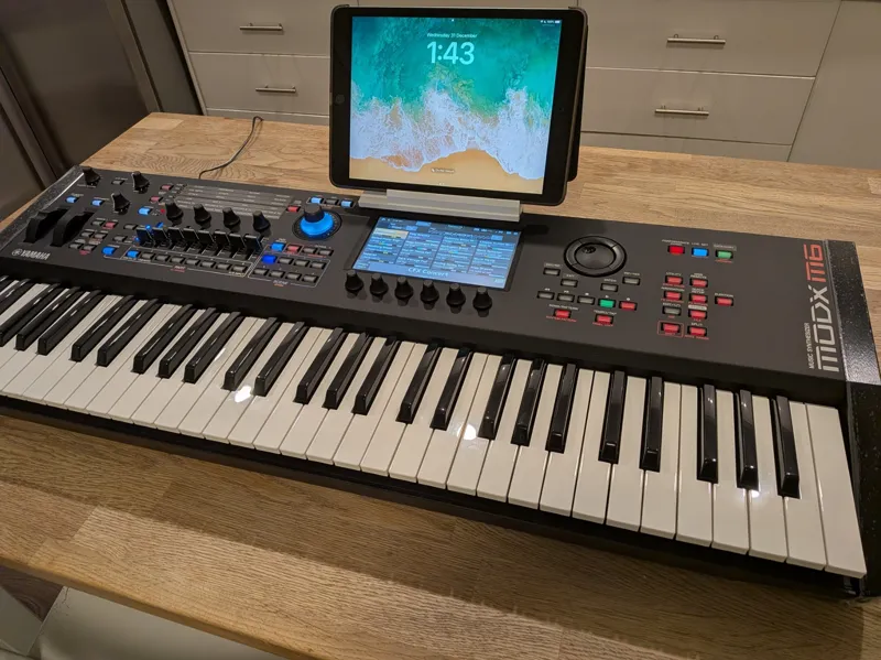 Yamaha MODX M6 iPad holder (maybe M7/M8?)