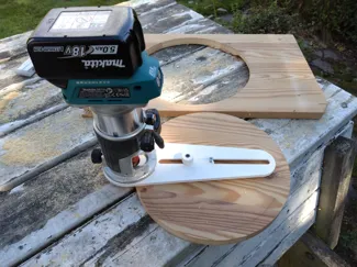 Makita DRT50 Router circle jig