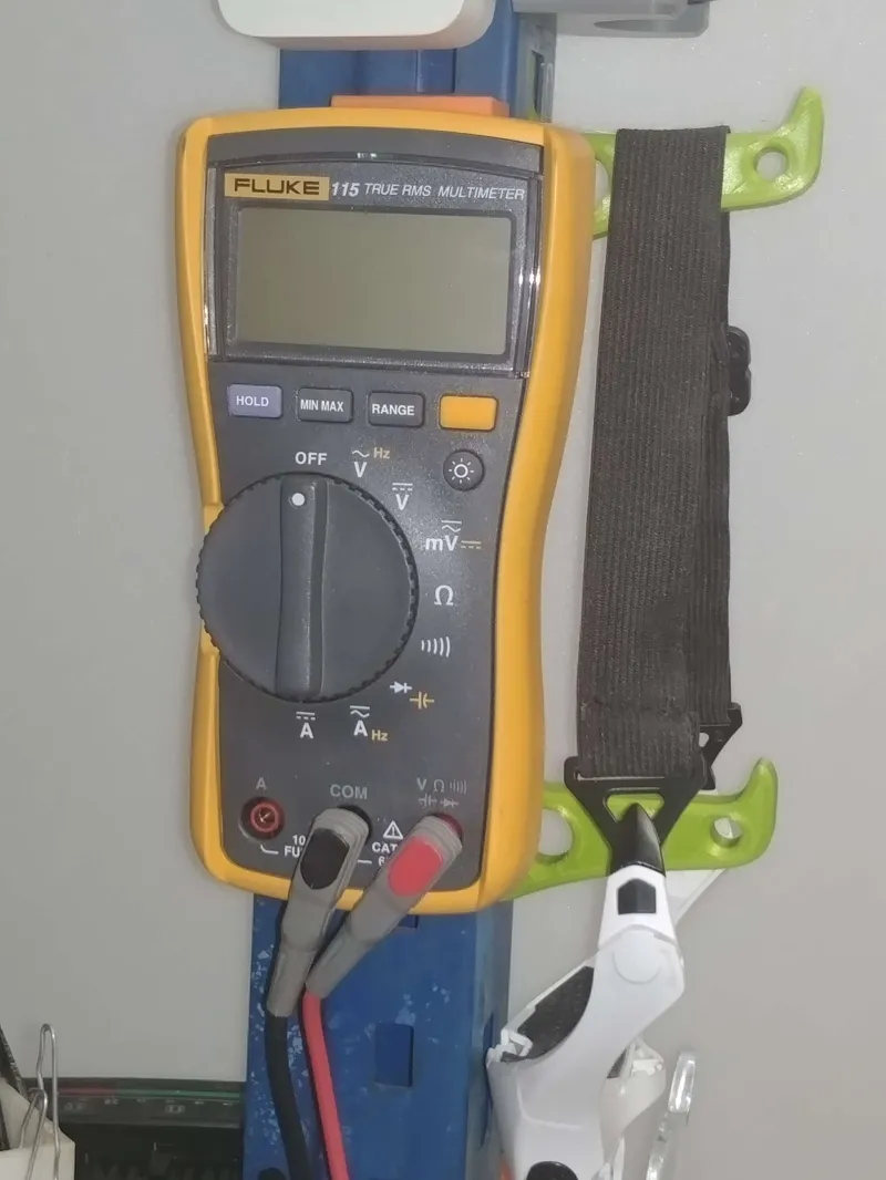 Crochet magnétique pour multimètre numérique Fluke