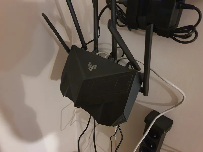 ASUS AX-5400 Wall Mount