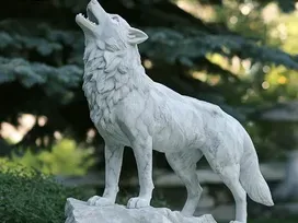 wolf statue