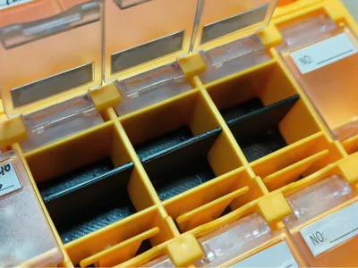 Common electronic component box dividers