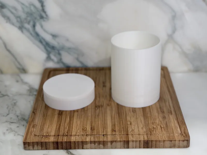 Simple cylinder canister