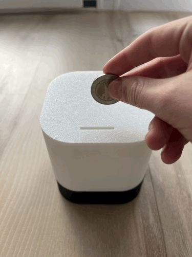 Smart money box/Savings box/Piggy bank
