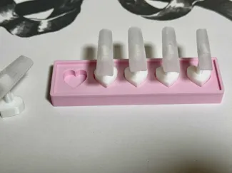 Heart Nail Stand 