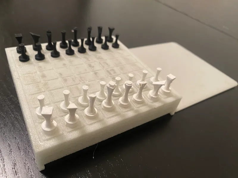 Mini magnetic chess