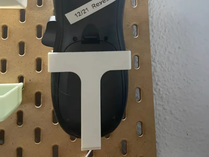 Dymo LetraTag holder for Skadis pegboard