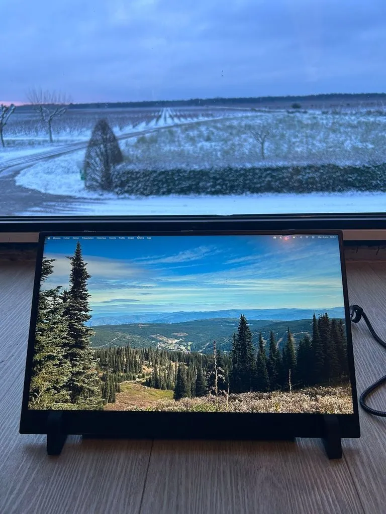 Laptop screen conversion