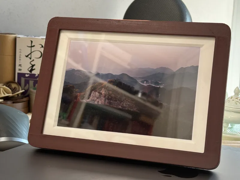 平且四角圆润的相框