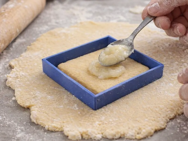 Form for cooking 