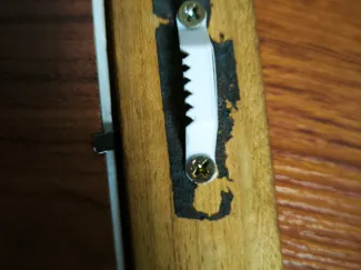 Pendurador serrilhado para quadros