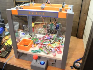 3D Printed Claw Machine