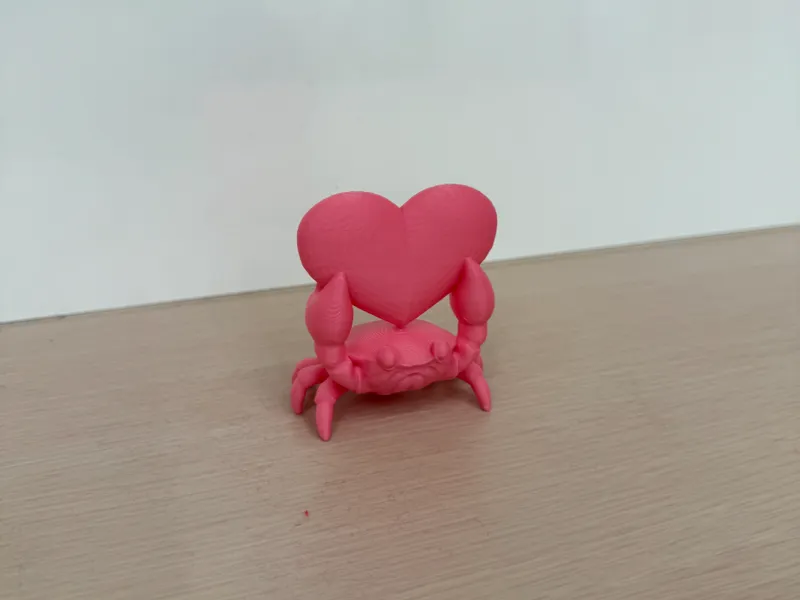 Valentines Crab Holding A Heart