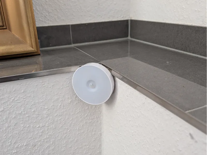 Motion Light Corner Bracket
