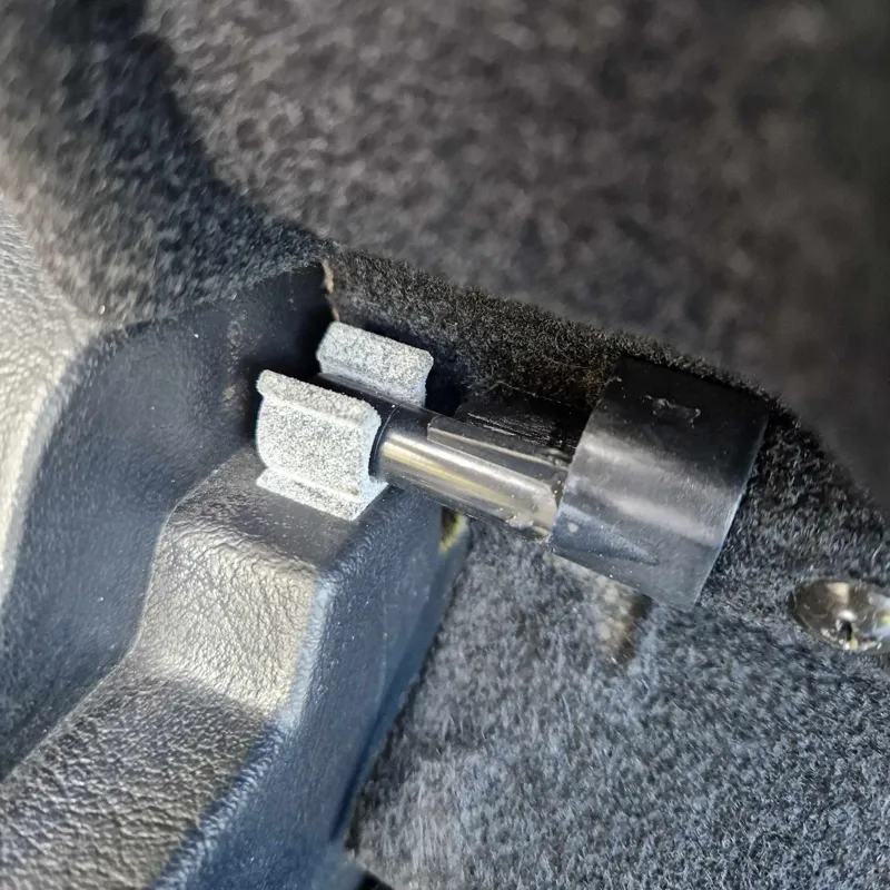 Hyundai Coupe, Tiburon, Tuscani Parcel Shelf Clip