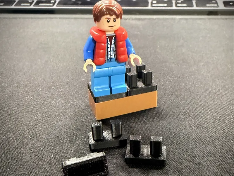 BRICK MINIFIG / MINIFIGURE DISPLAY STAND HEEL SAVE
