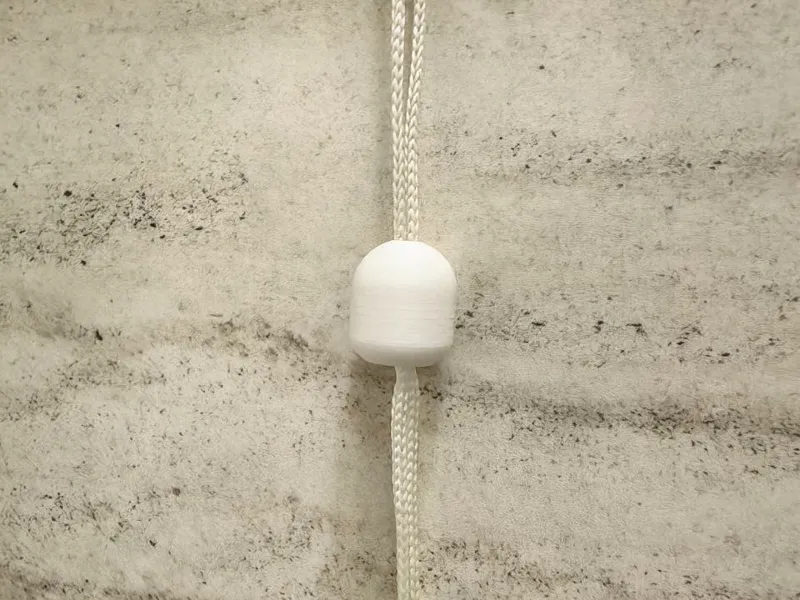 Ceiling-mounted pulley drying rack locker