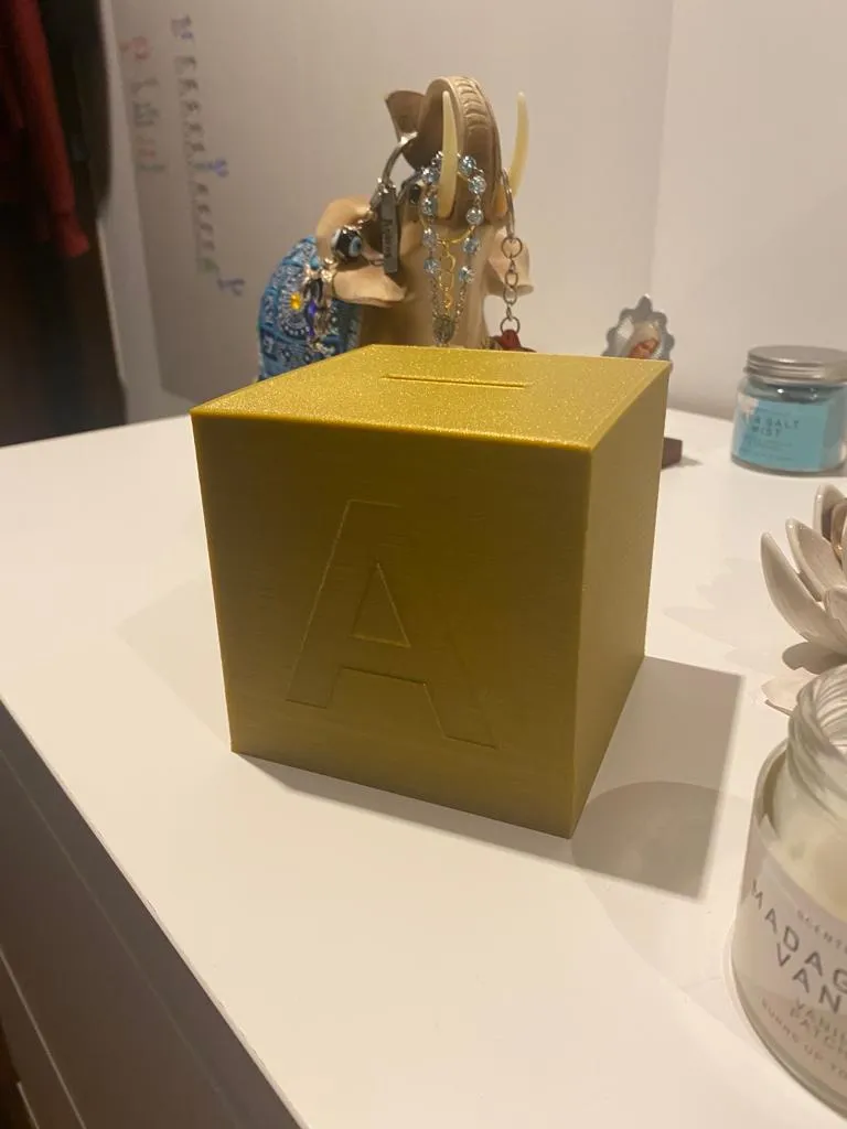 Parametric piggybank with letter