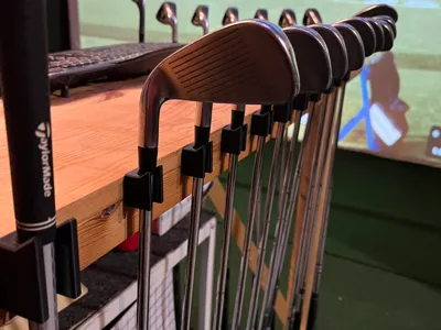 Golf club holder clip