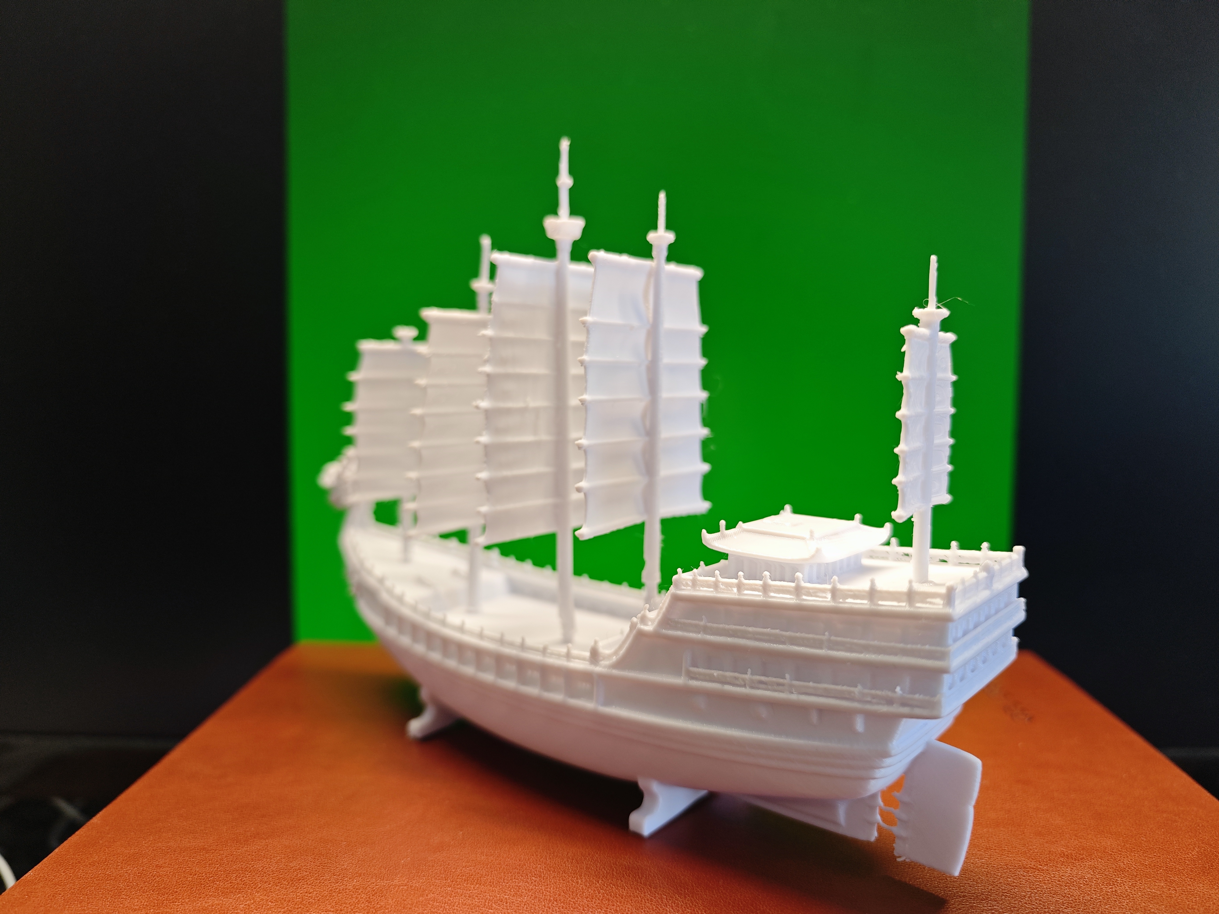 H. Charles Yi 手作り船の彫刻 Zheng He's Treasure Ship - Free 3D Print Model - MakerWorld